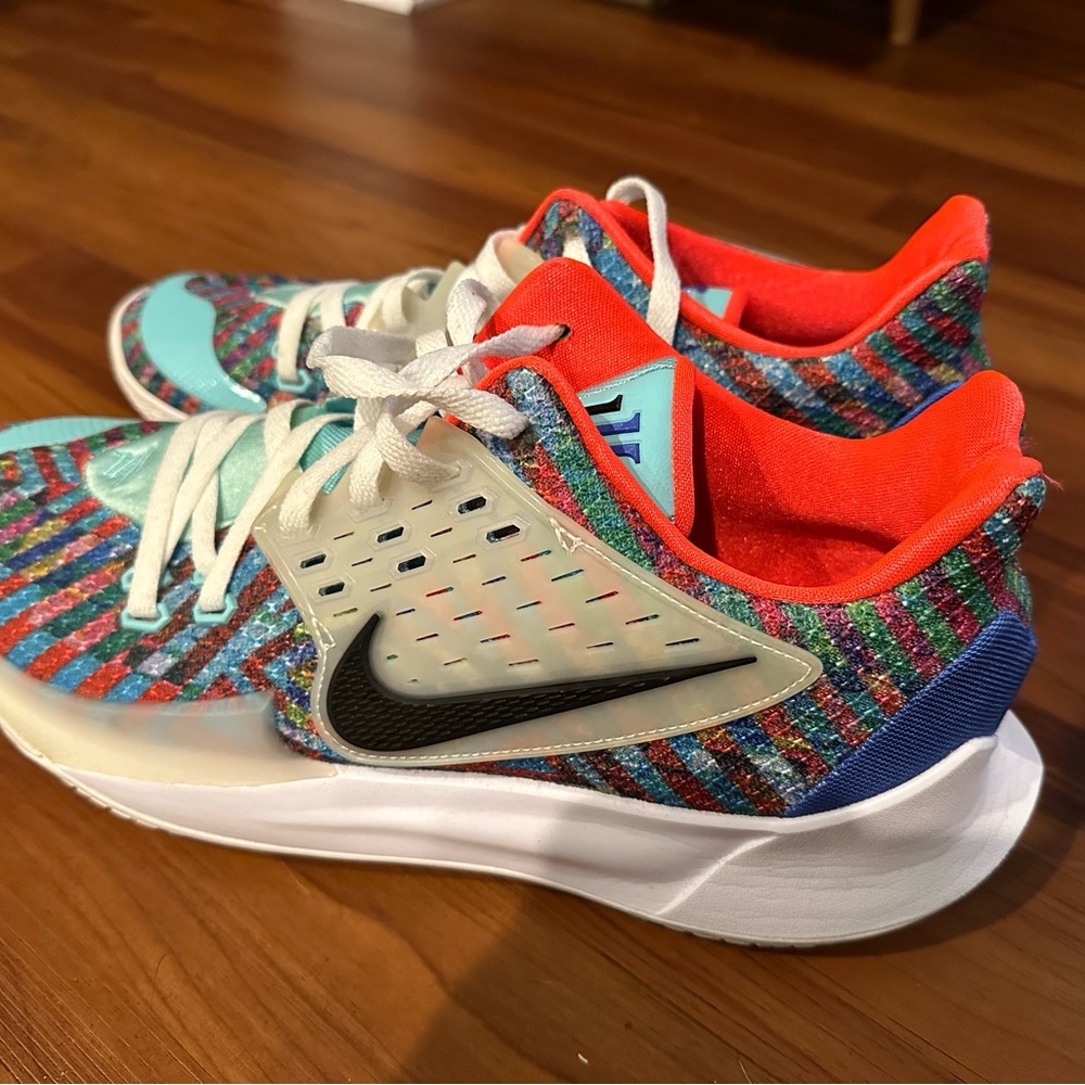 Nike Kyrie Low 2 Multi-color Men’s Size 13